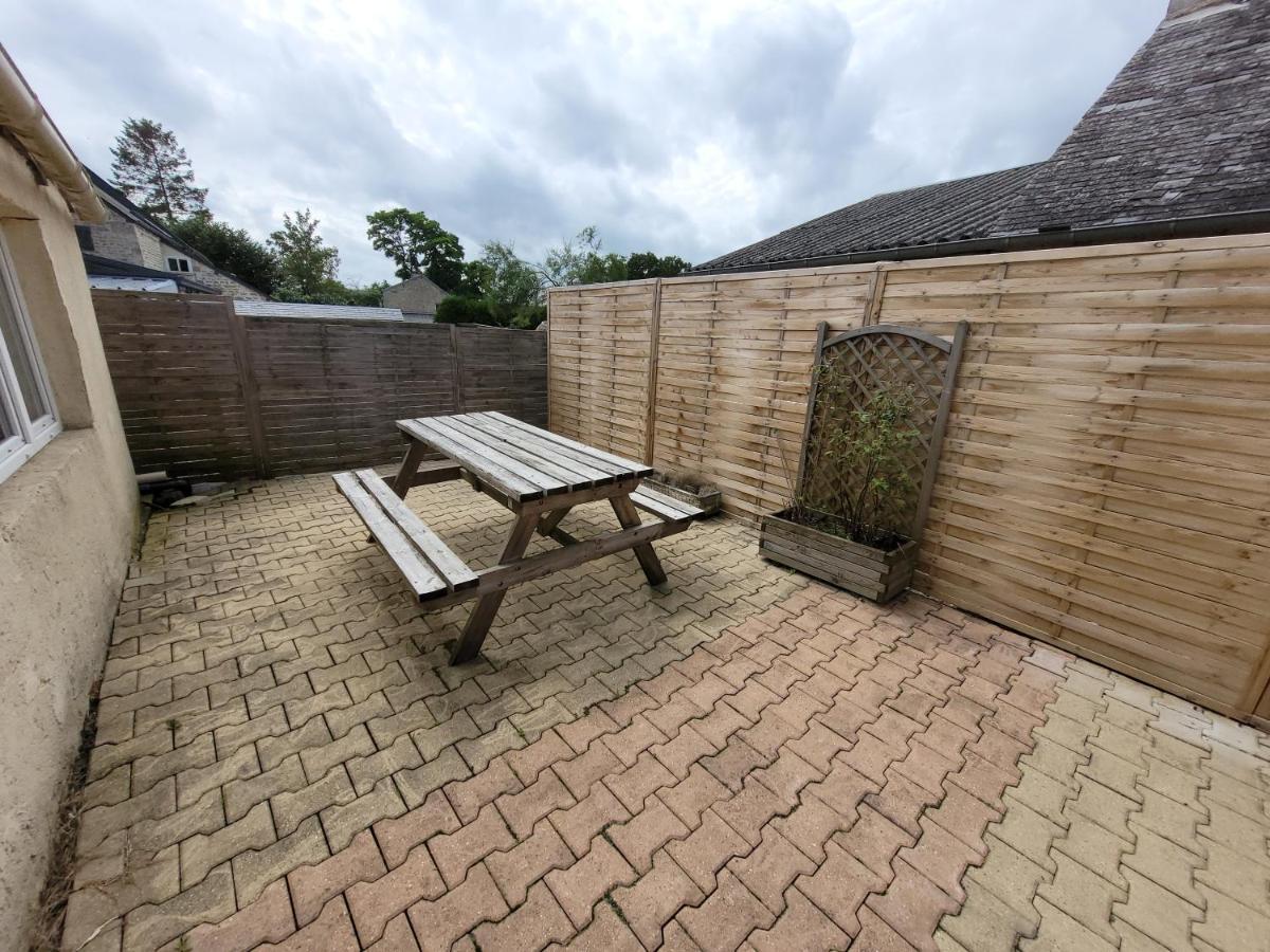 Beau Chalet 6 Personnes Avec Jacuzzi Tilly-sur-Seulles Exterior photo